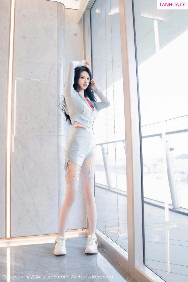 李浅浅  [XiuRen]高清写真图 2024.02.19 No.8105 浅浅Danny 捆绑美腿第16张图片
